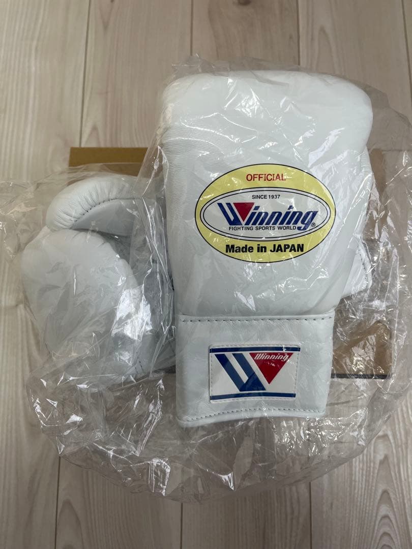 【新品未使用】　ウイニング　8オンス　ボクシンググローブ　白ホワイト