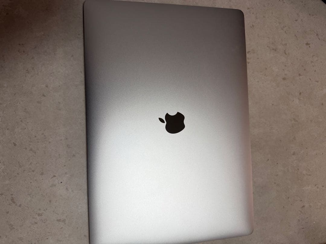 MacBook Pro 15インチ 2018 / 16GB / 256GB