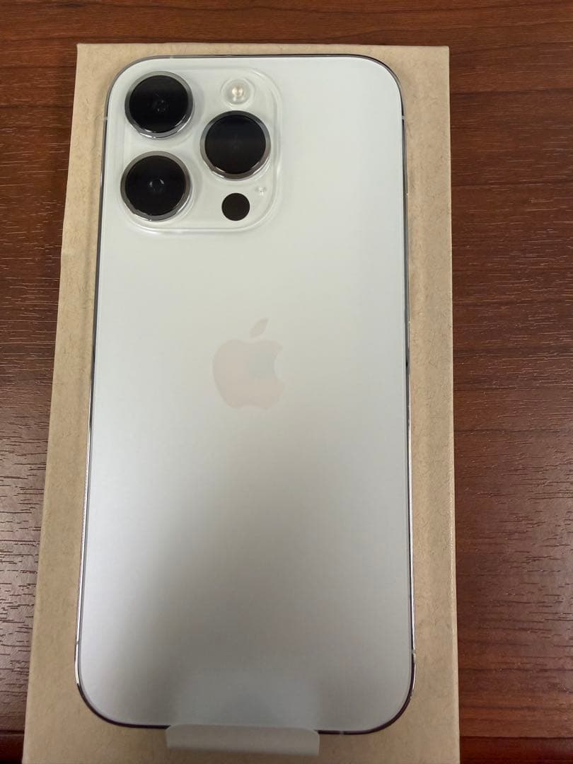 Apple iPhone 14Pro シルバー本体