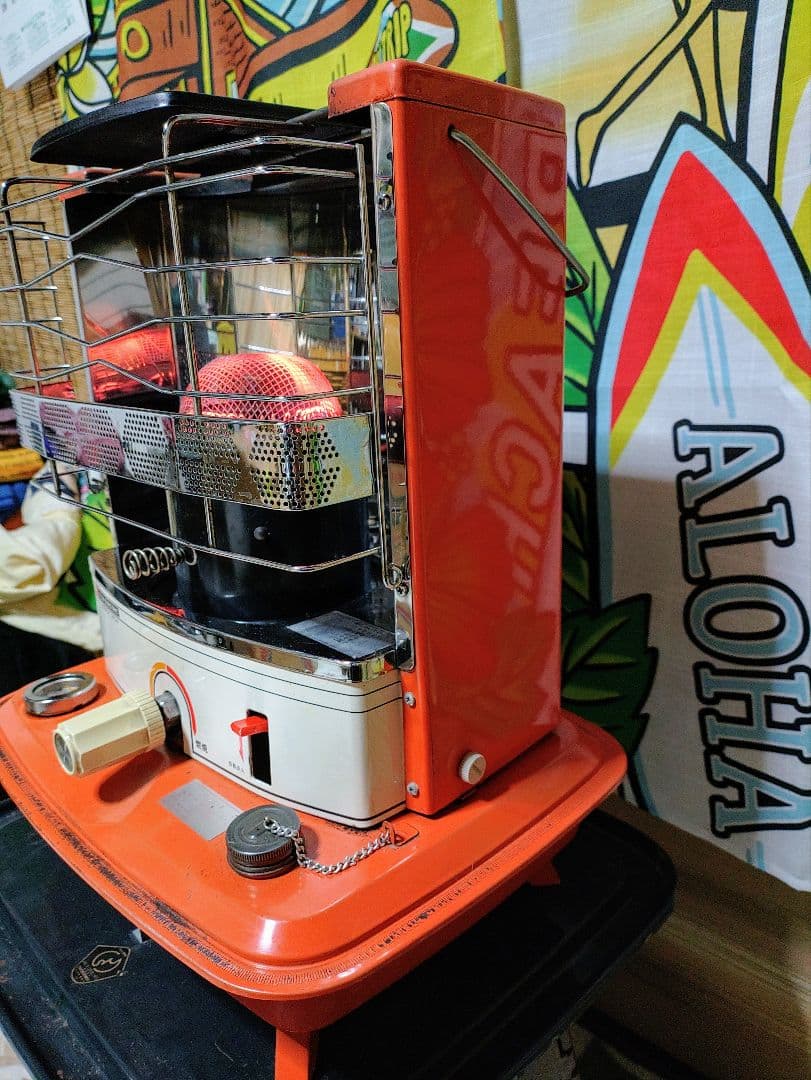 レトロ石油ストーブ　富士電機石油ストーブOSH2104形　小型石油ストーブ