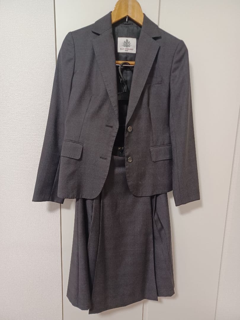 ダークグレー スカートスーツ ウール100%