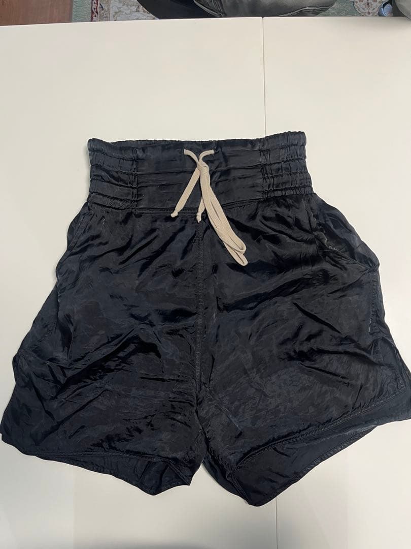 ブラックショートパンツ ウエストゴム