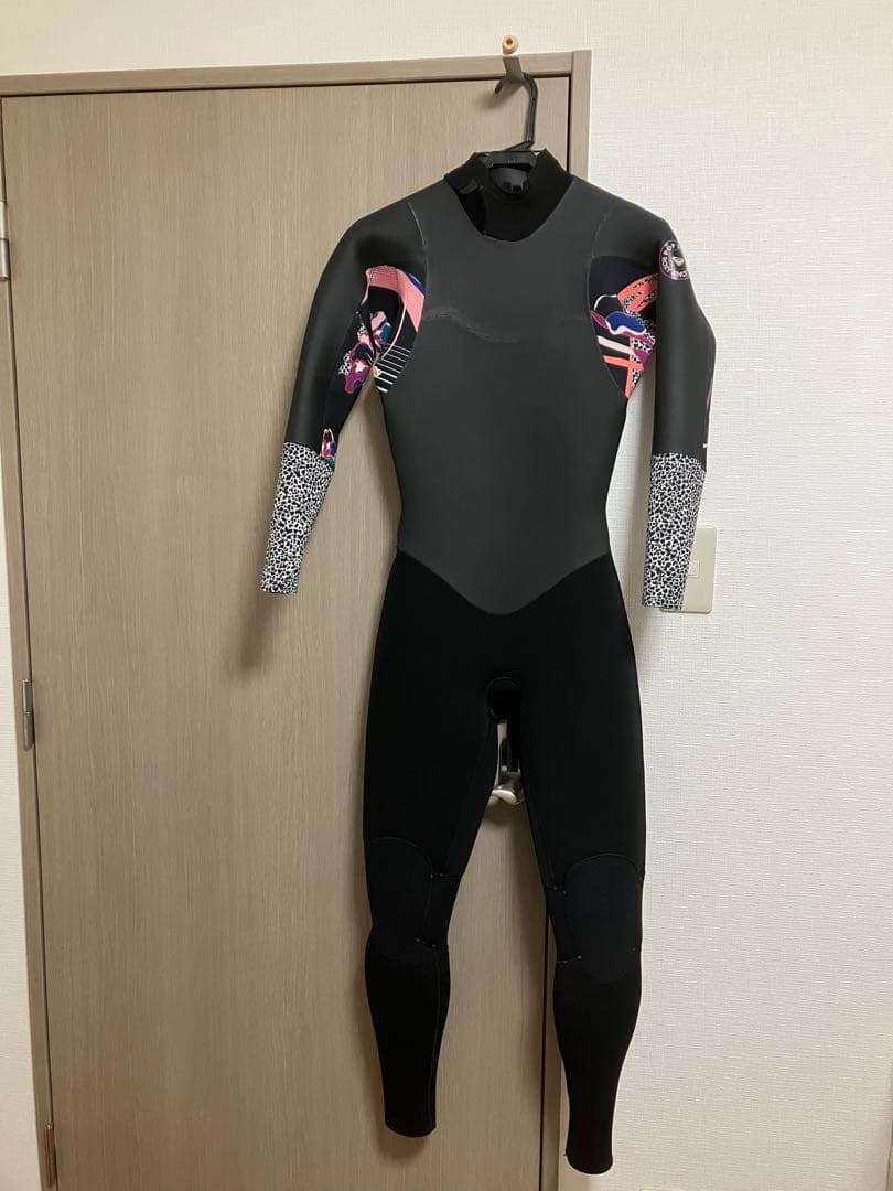 ROXYウェットスーツ