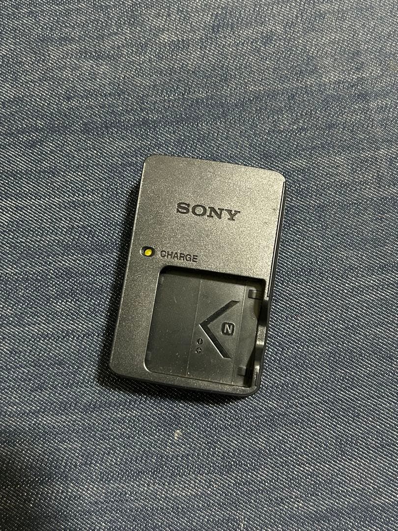 SONYデジカメ　ピンク