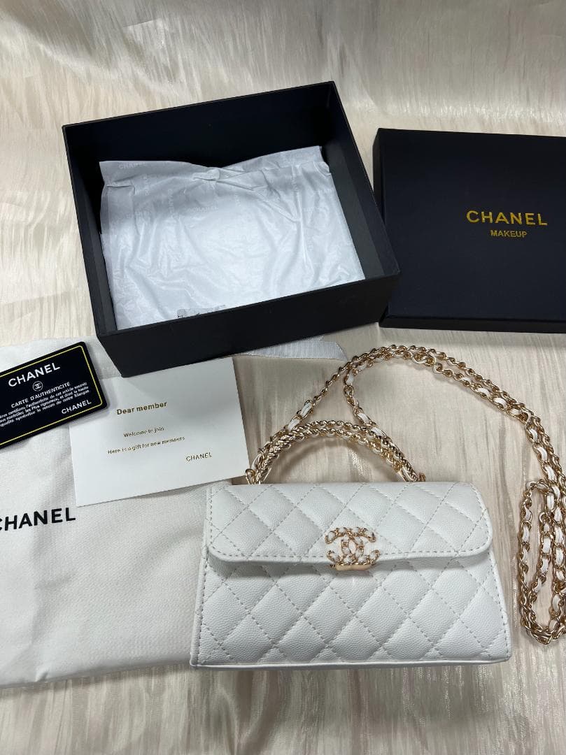 ✨VIP限定 非売品 ホワイトキルティングバッグ