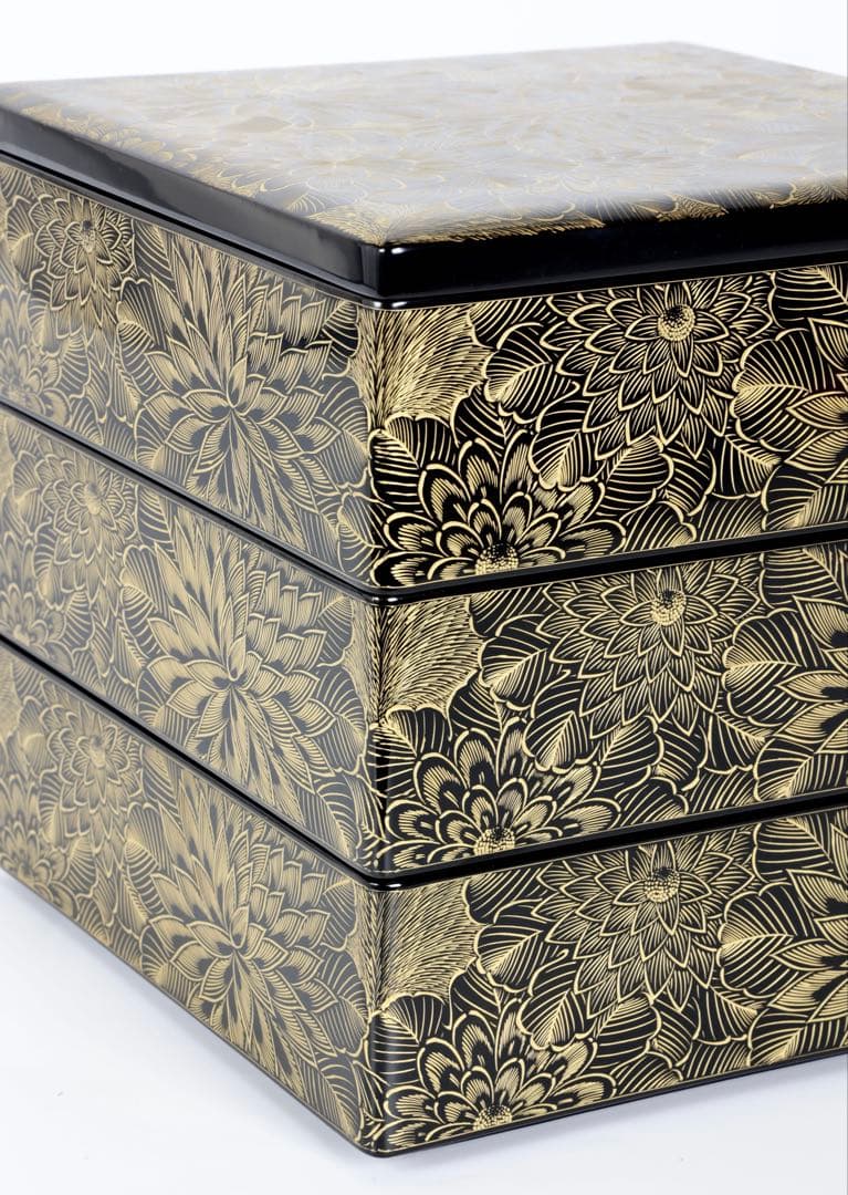 能登輪島塗【涛華堂 八井珠蔵】沈金 花尽図 三段重箱 黒漆 金蒔絵 内朱塗 共箱