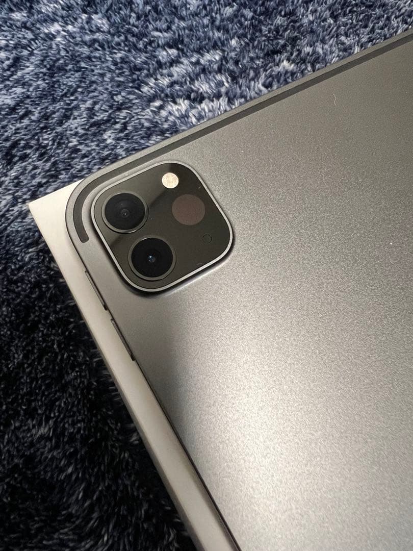 iPad pro 12.9インチ (第4世代)