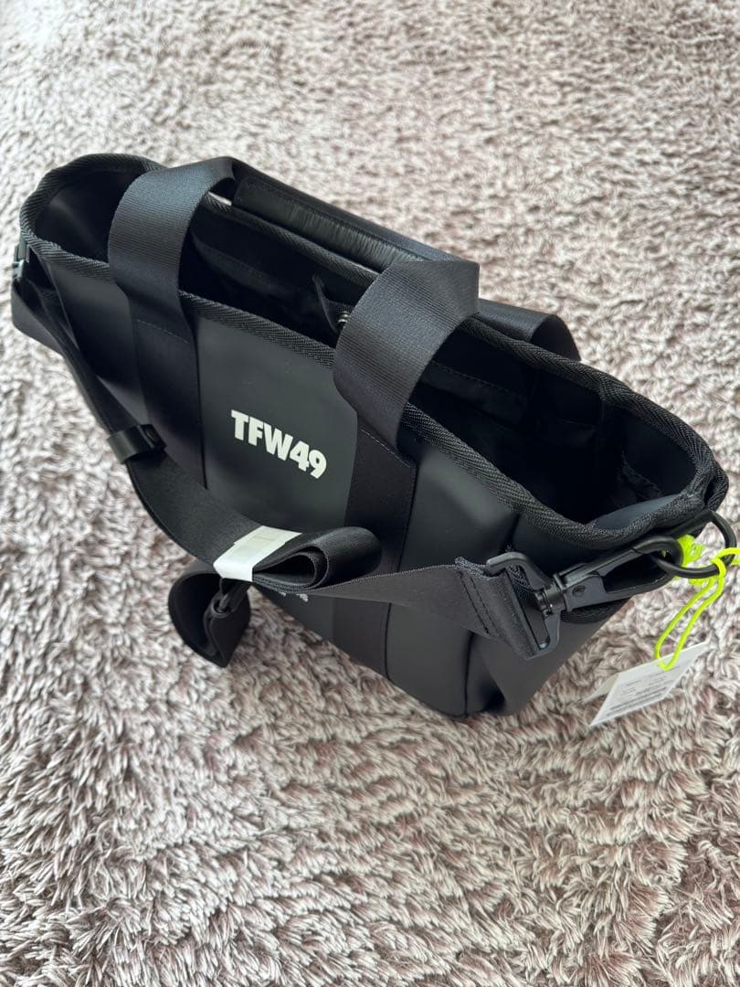 s*a様 新品・未使用 TFW49 LEATHER ROUND BAG