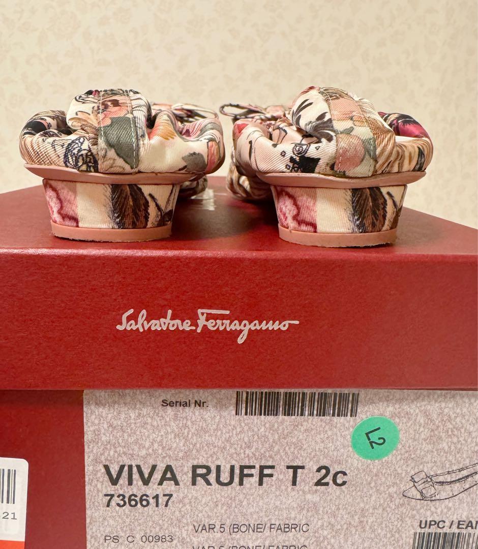 お値下げ♪フェラガモ フラットシューズ