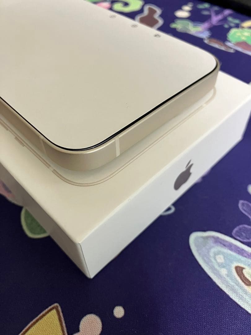 Apple iPhone 13 256GB スターライト 本体新品 SIMフリー