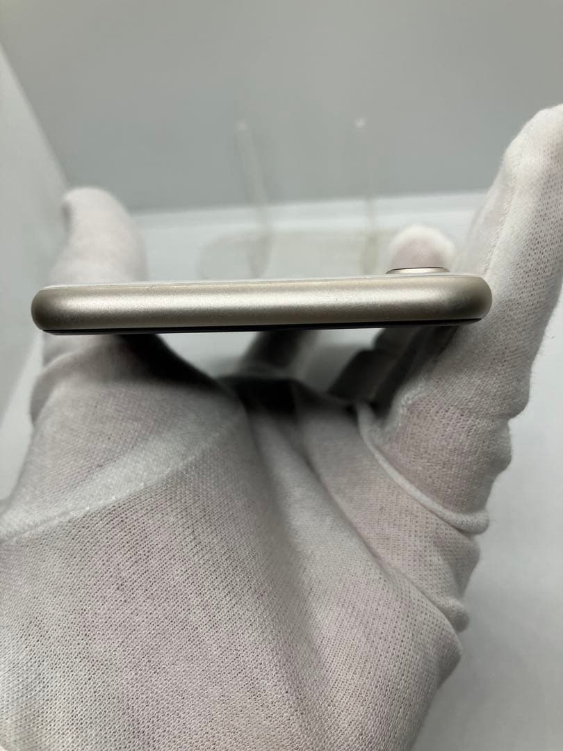 美品 iPhone SE3 128GB バッテリー100% SIMフリー