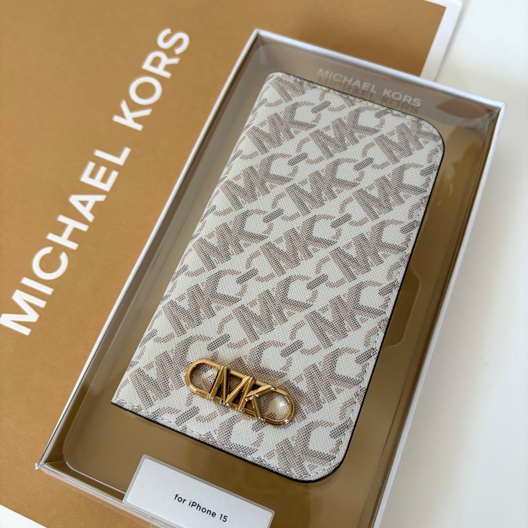 マイケルコース☆新品☆ FOLLIO 手帳型 iPhone 15ケース/バニラ