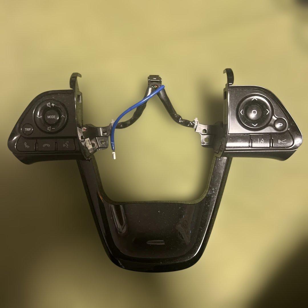 プリウス50前期　後期用　ブラックステアリングスイッチ