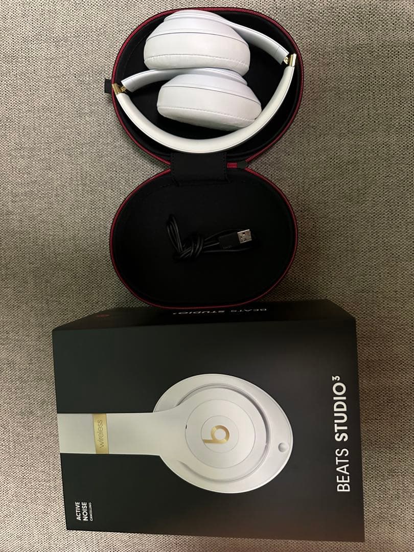 BEATS STUDIO 3 ワイヤレスヘッドホン ホワイト　箱付き