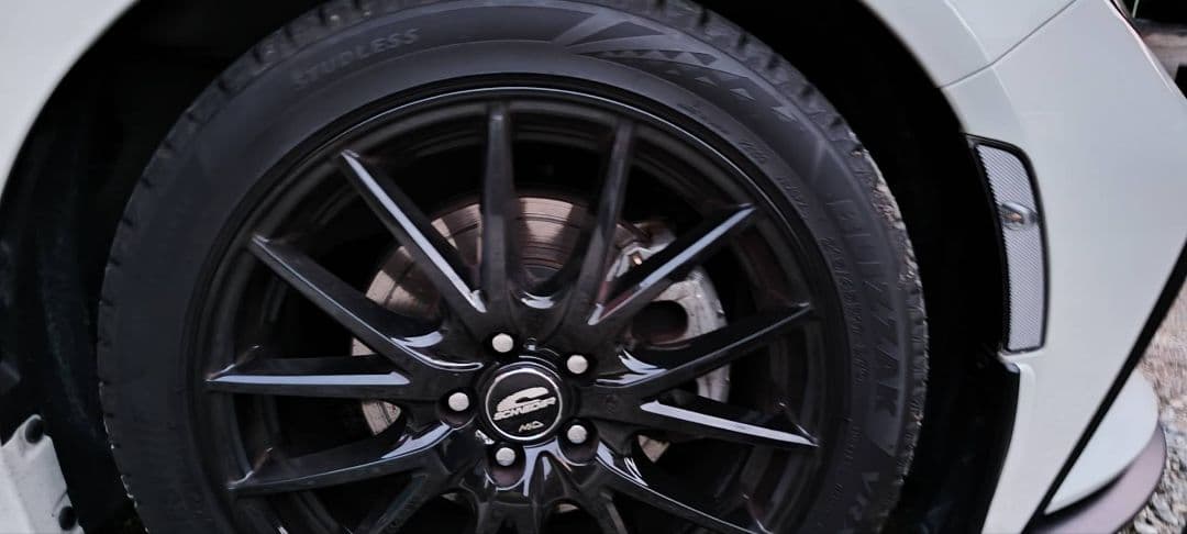 215/45R17 GR86 スタッドレス BLIZZAK VRX3 9.5部山