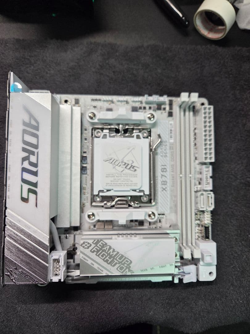 GIGABYTE X870I AORUS PRO ICE　マザーボード