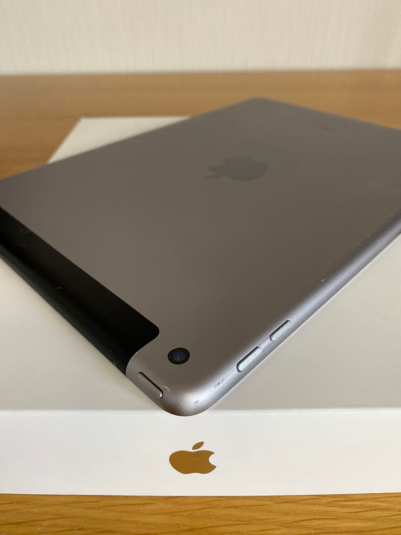 iPad第6世代　１２８ＧＢ　電池 良好　iPad本体