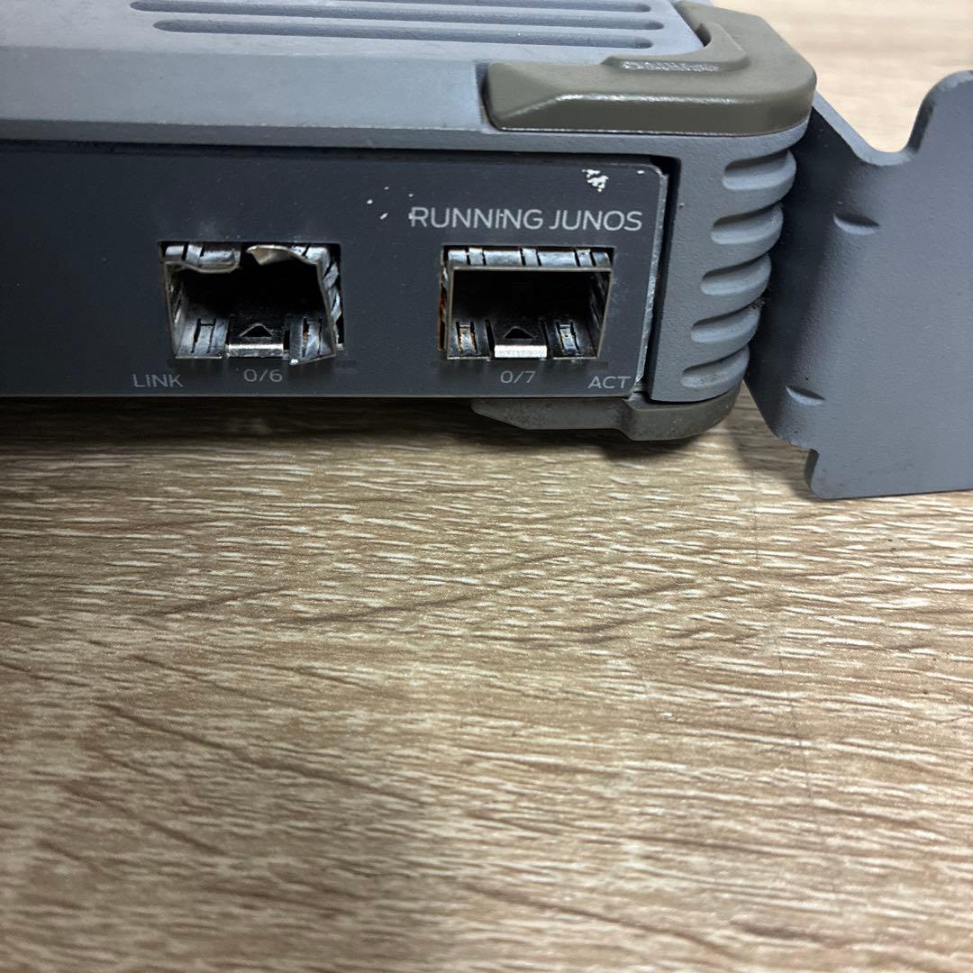 ルーター・ネットワーク機器 Juniper Networks SRX300
