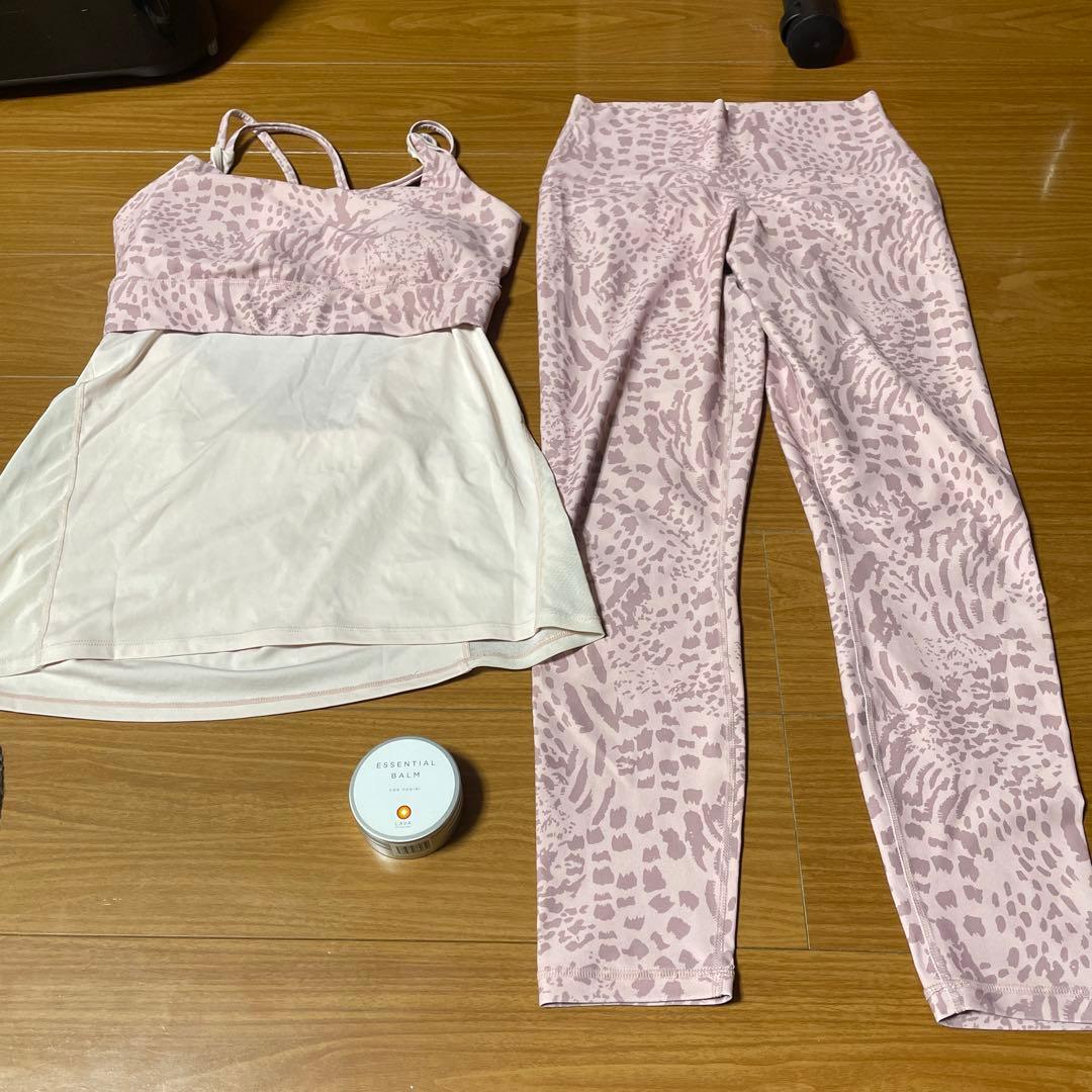 sukala 　Mサイズ　未使用　 ピンク系アニマルプリント ヨガウェア セット
