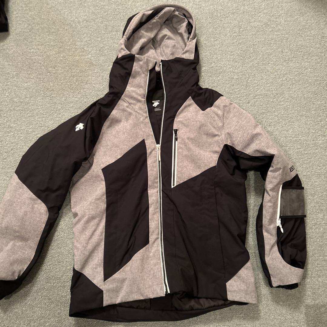 DESCENTE フード付きスキーウェア グレー/ブラック