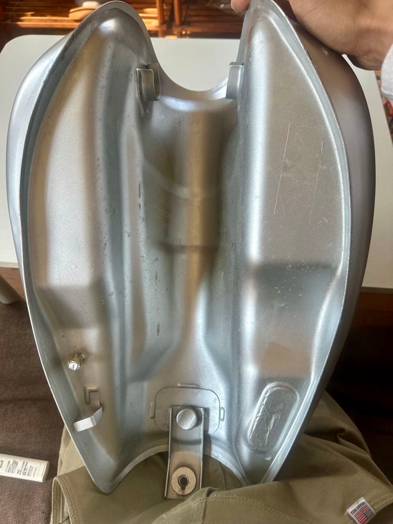 送料込み！エストレヤ 純正タンク シルバー BJ250A キャブ車