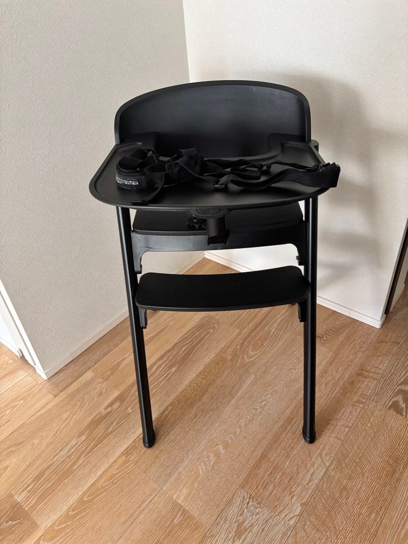 専用 ブラック ベビーチェア 安全ベルト付き