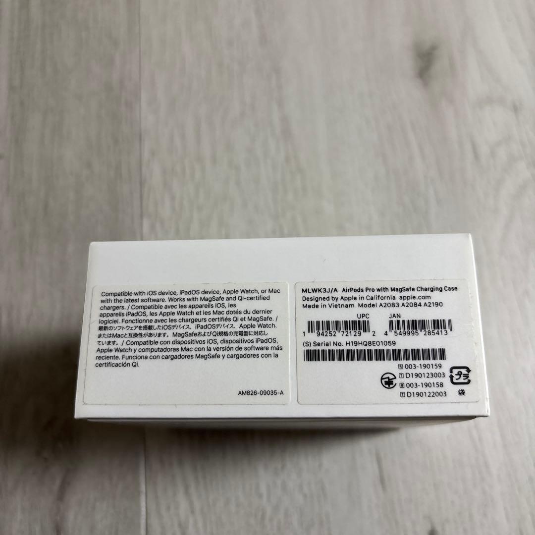 イヤホン AirPods Pro with MagSafe Charging Case