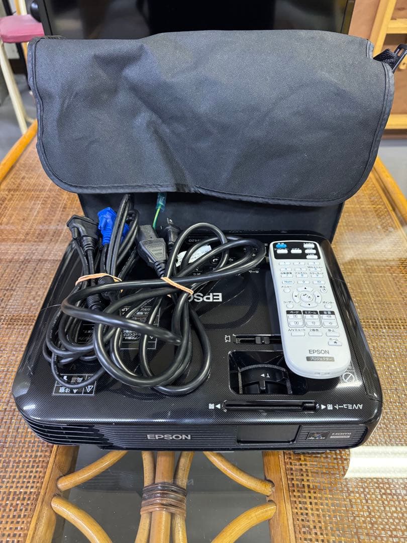 EPSON プロジェクター　スタンドスクリーン EB-W420 GML-100W