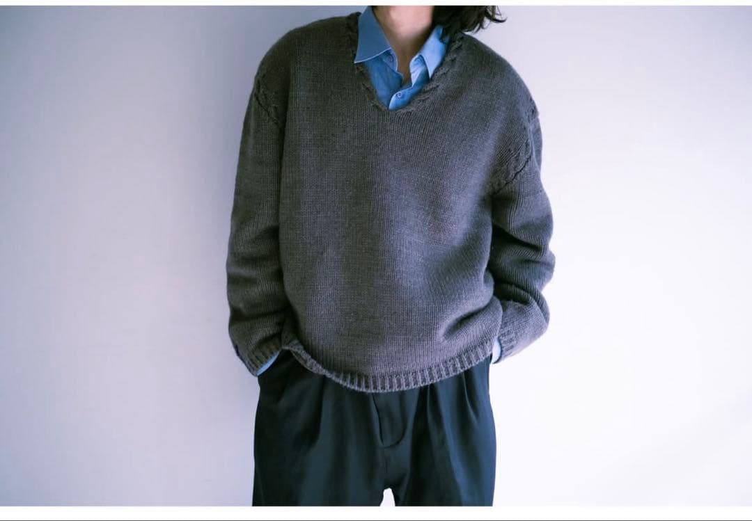 g'morning Vネックニット