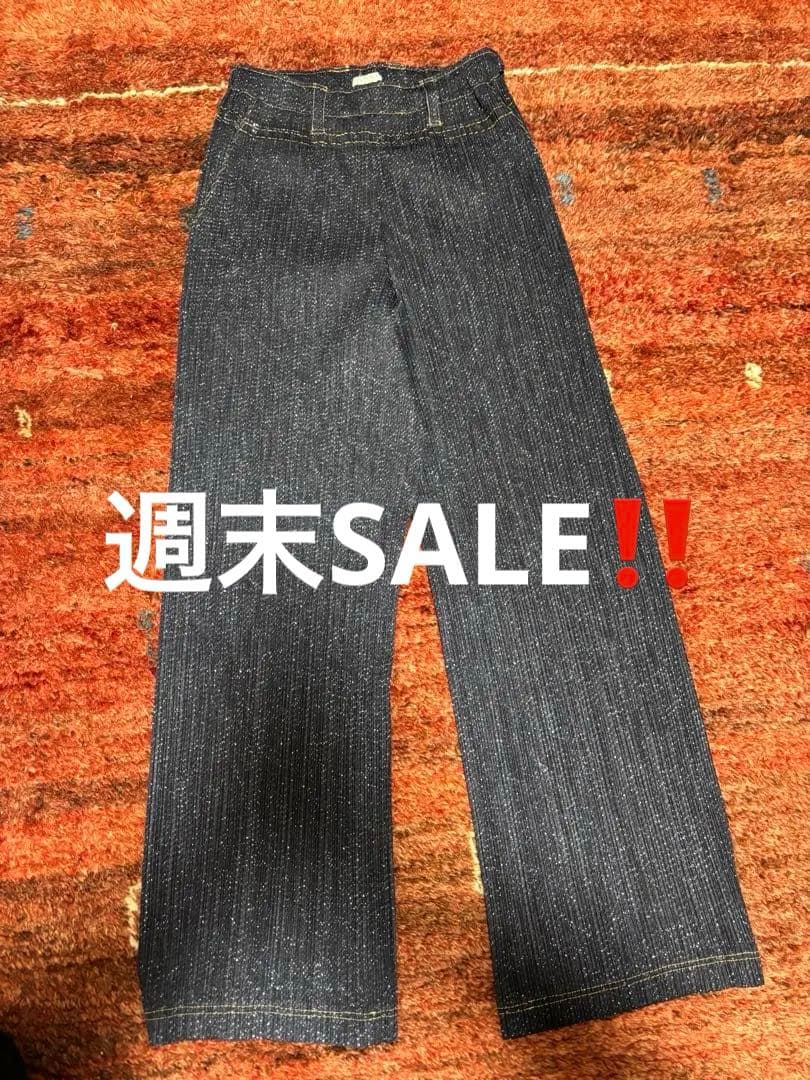 週末SALE‼️イッセイミヤケISSEY MIYAKE プリーツプリーズ 紺