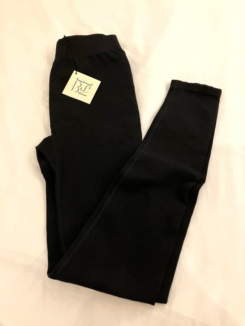 BASERANGE ベースレンジ　OLETA レギンスパンツ 新品未使用