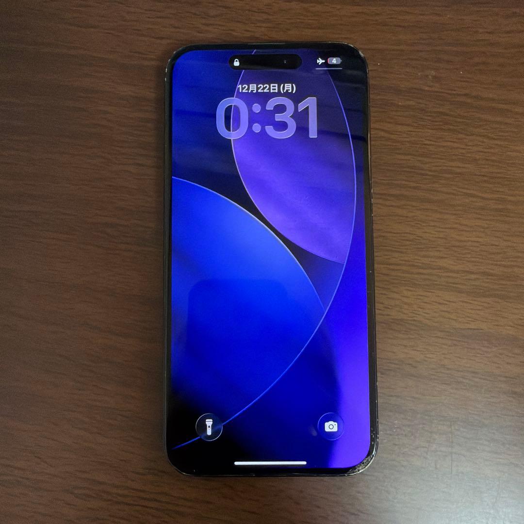 iPhone15plus、256GB、1年ほど使用済み、機能不備なし