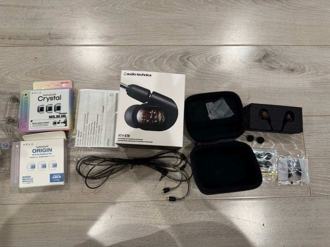 Audio-Technica ATH-E70イヤホン　AZLAおまけつき‼︎
