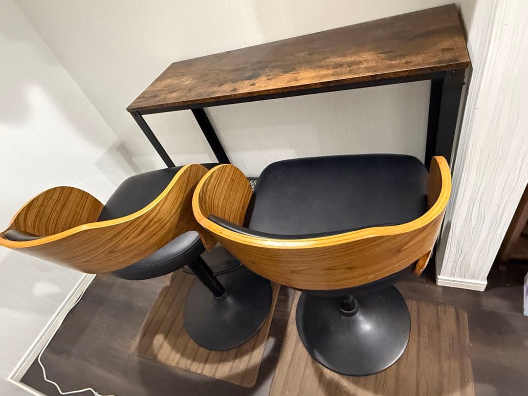 カウンターテーブルとチェアセット