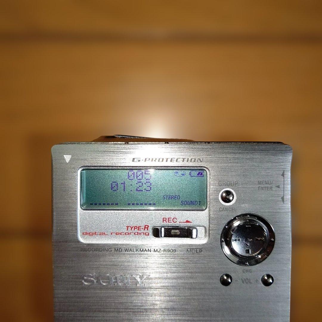 美品ほぼ完品 SONY レコーディングMDウォークマン MD-R909