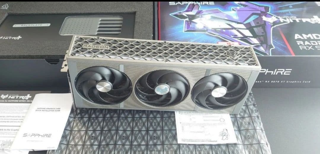 【美品】SAPPHIRE NITRO+ Radeon RX 9070 XT OC