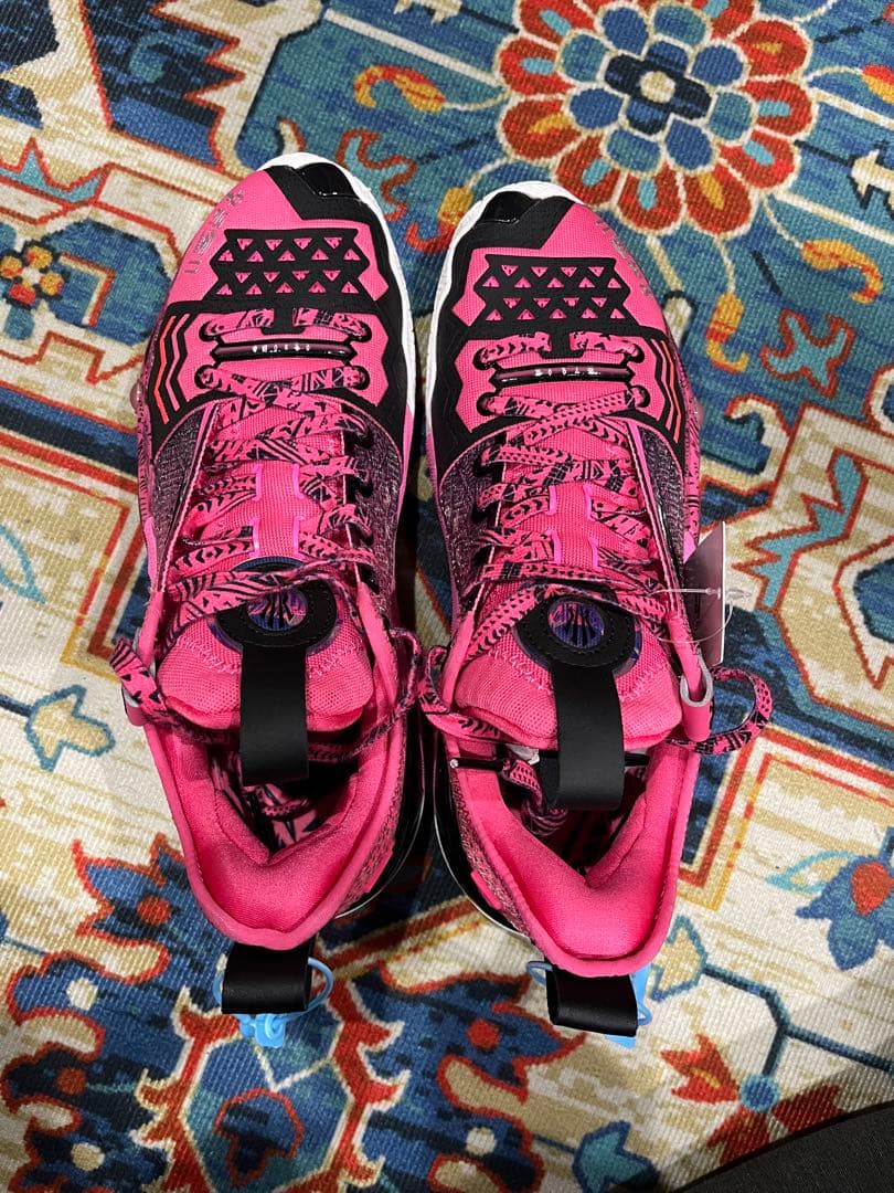 カエルJP250カイリーアービングAnta Shock wave5 pro