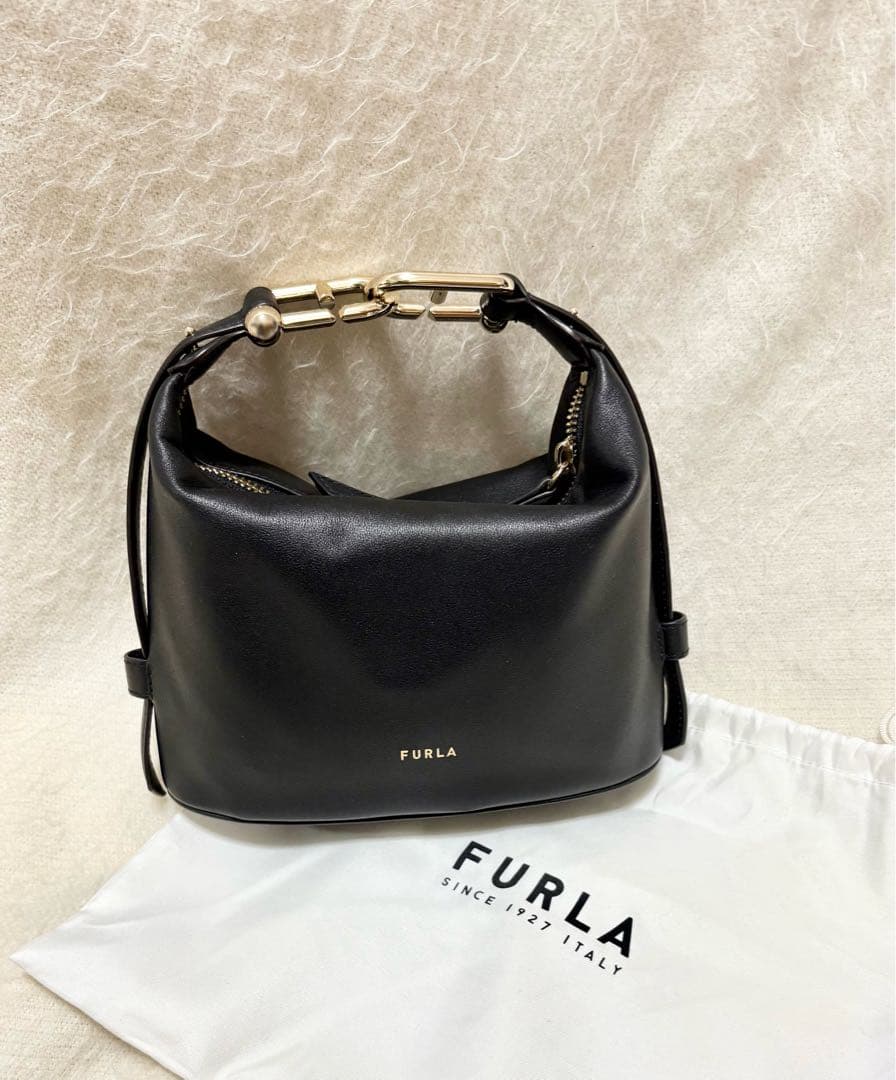 フルラ FURLA NUVOLA ミニバッグ ハンドバッグ　黒