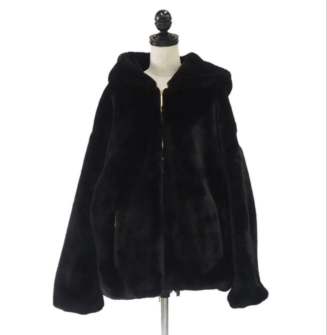 新品未使用♡TATRAS YUMOLAフード付きフェイクファーブルゾン