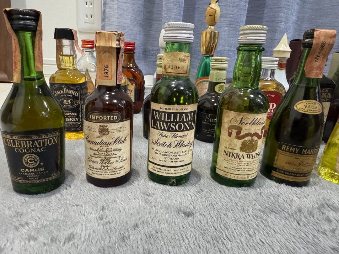 t*n様 ウィスキー　ブランデー　他　ミニチュアボトル44本セット