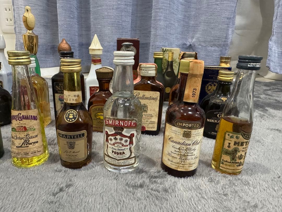 t*n様 ウィスキー　ブランデー　他　ミニチュアボトル44本セット