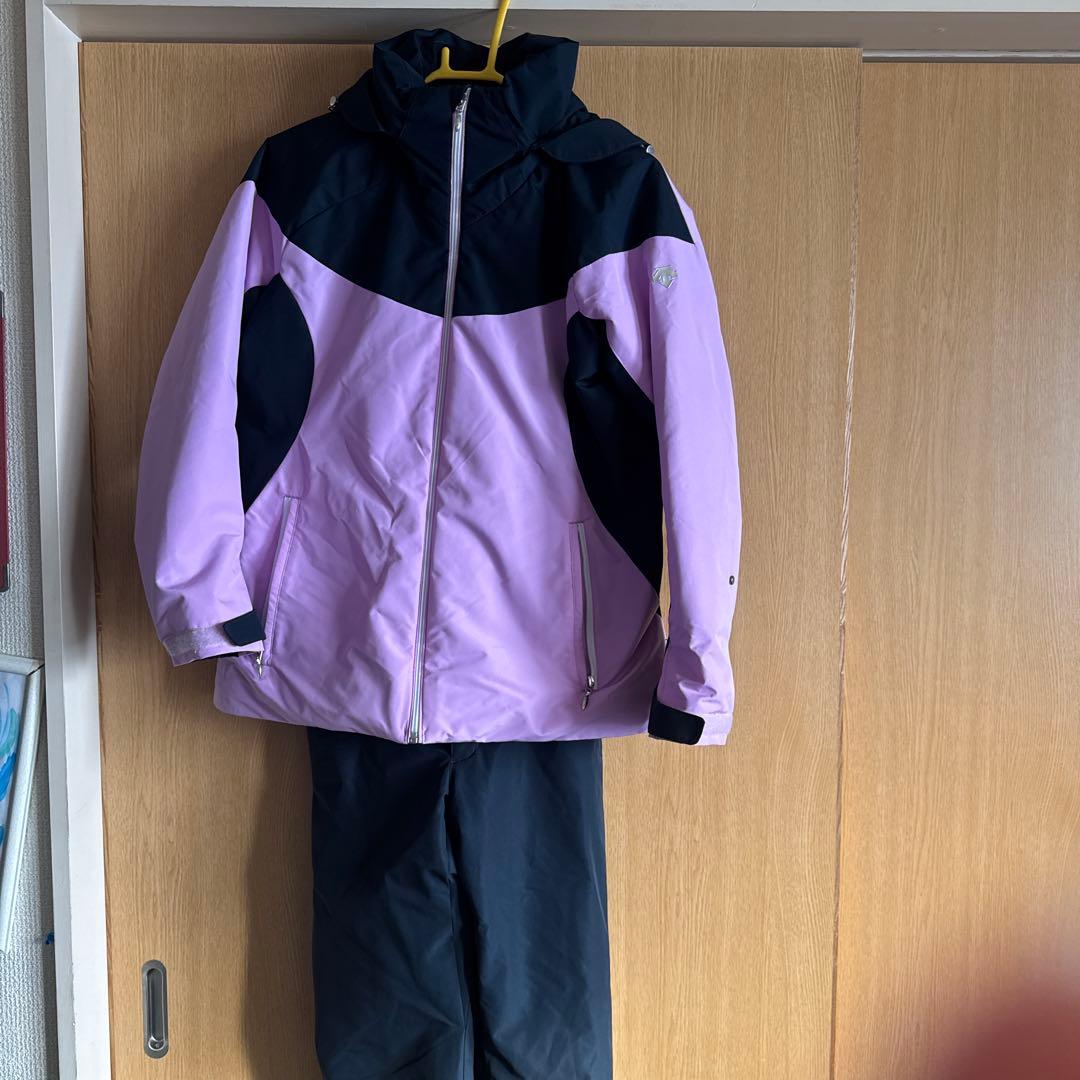 女性用スキーウェア 紫と黒のコンビネーション