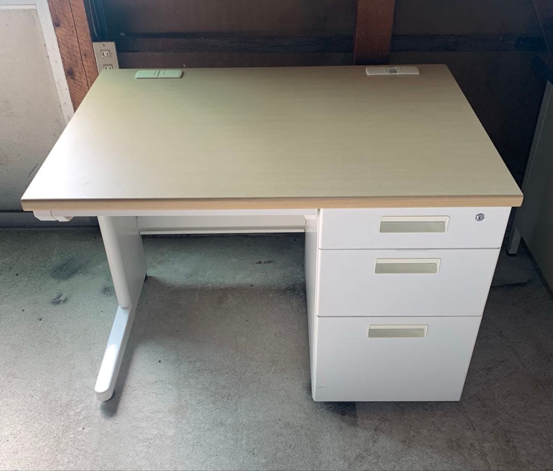 事務机 スチール製 片袖 鍵無し 引取限定