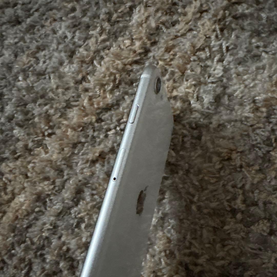 iPhone SE（第2世代）　256G バッテリー77%