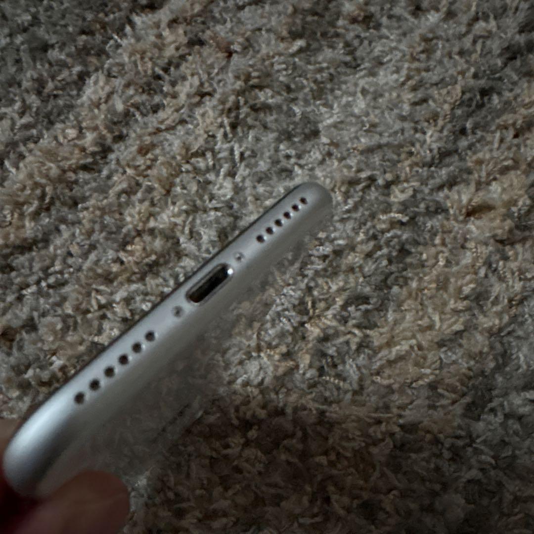 iPhone SE（第2世代）　256G バッテリー77%