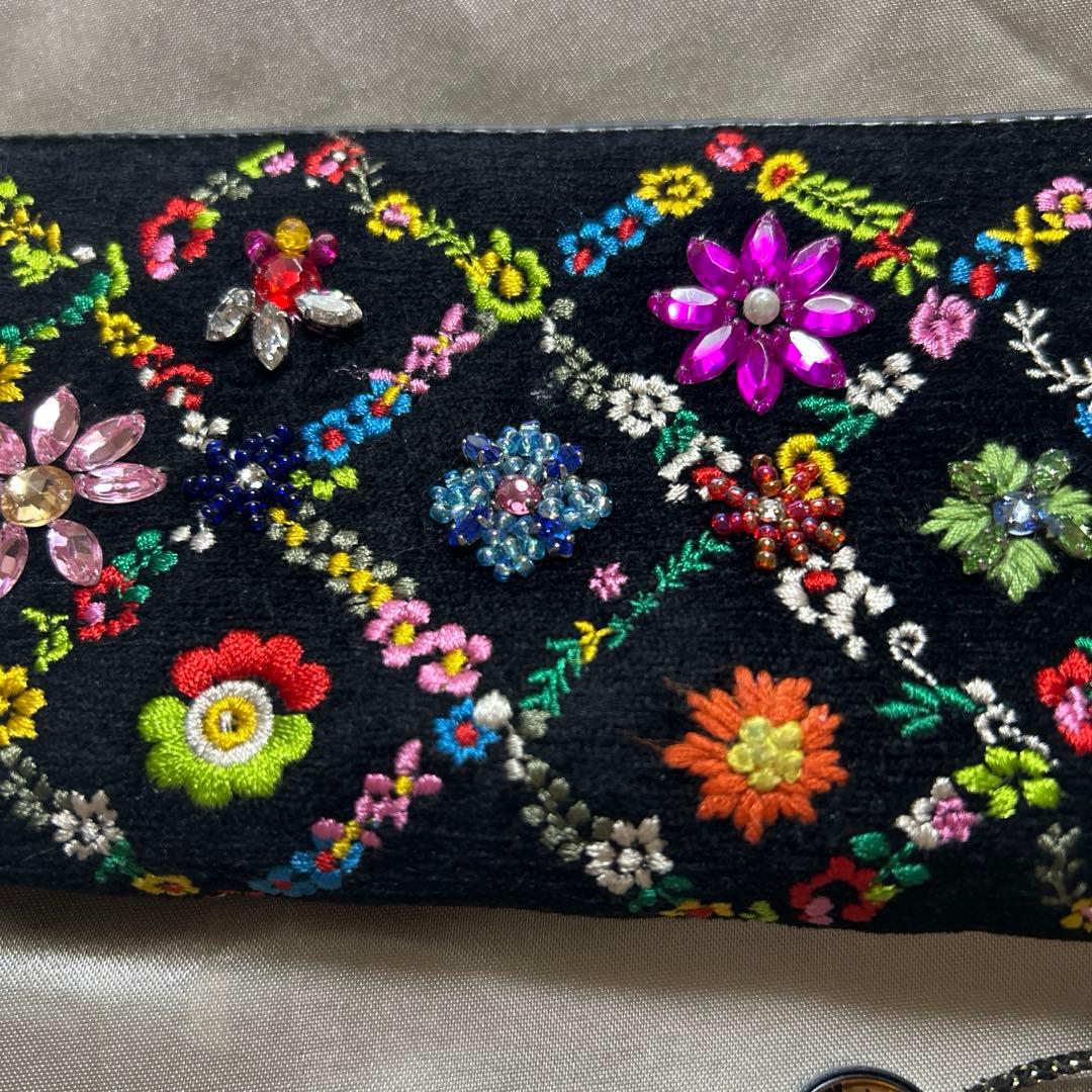 Think Bee! シンクビー　オーバーザレインボー L型　長財布　刺繍黒