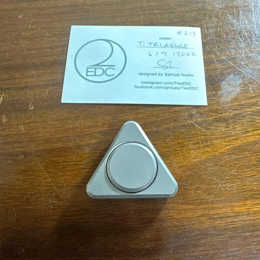 Two EDC/Triangle(Ti) ハンドスピナー