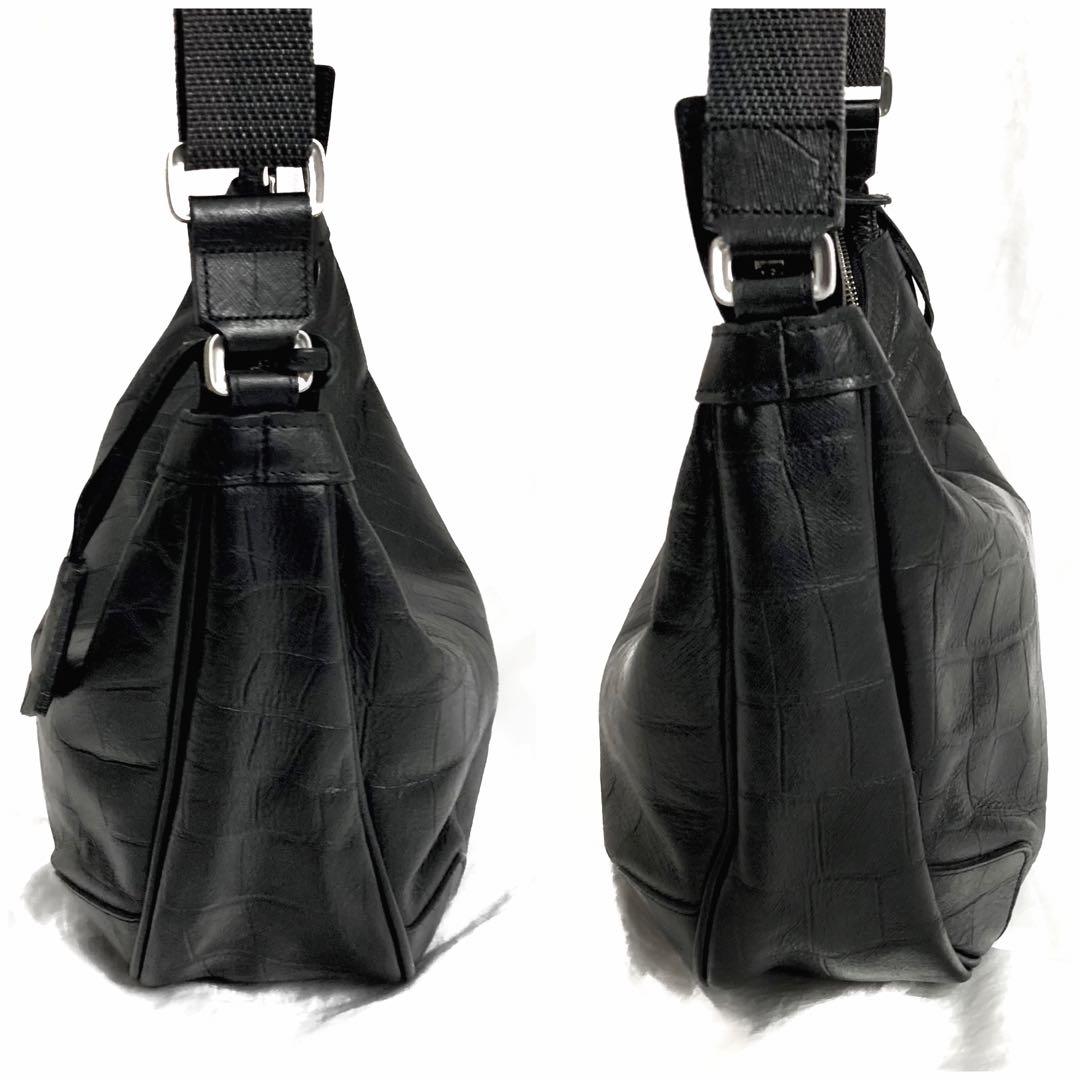 美品✨aniary バルケッタ クロコ型押しショルダーバッグ 三日月 チャーム付