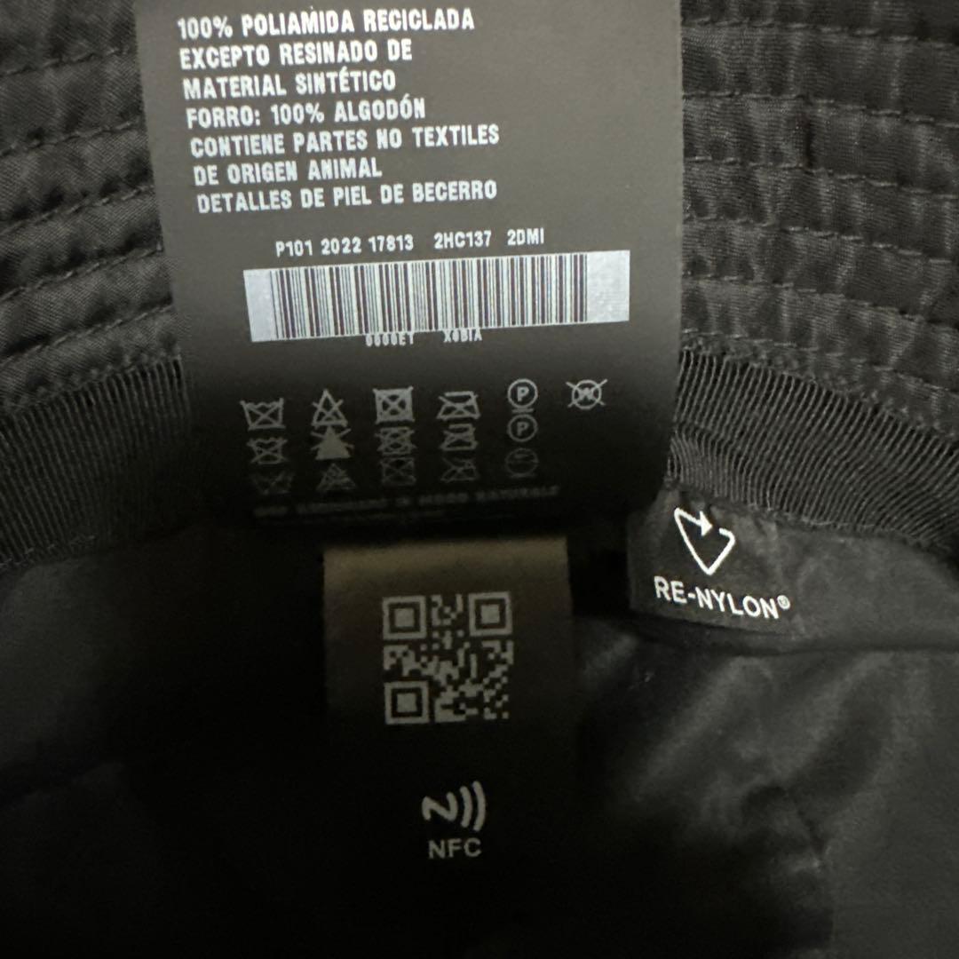 PRADA　トライアングルロゴプレートバケットハット　XL