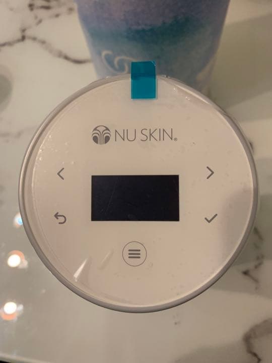 ニュースキン　ageLOC Me本体